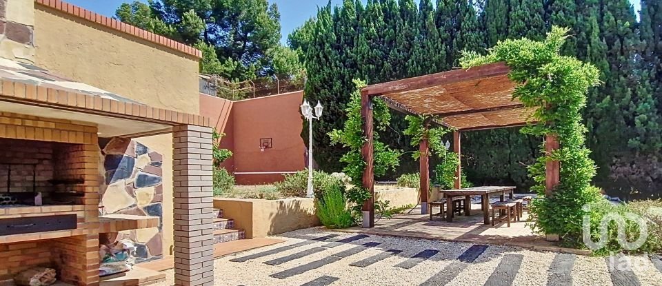 Casa 7 habitacions de 675 m² a Badalona (08916)