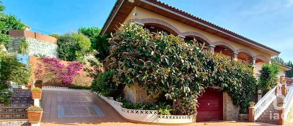 Casa 7 habitacions de 675 m² a Badalona (08916)