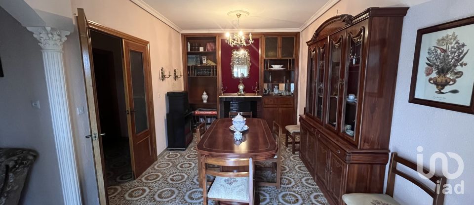 Cottage 4 bedrooms of 658 m² in Cala (21270)