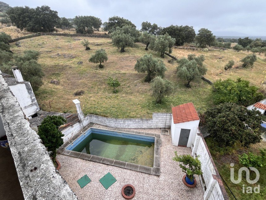 Cottage 4 bedrooms of 658 m² in Cala (21270)