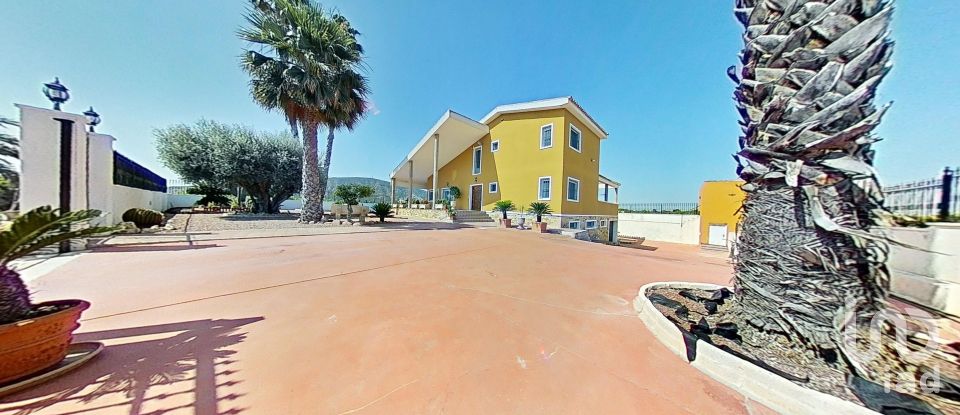 Chalet 5 habitaciones de 477 m² en Correntias Medias (03321)