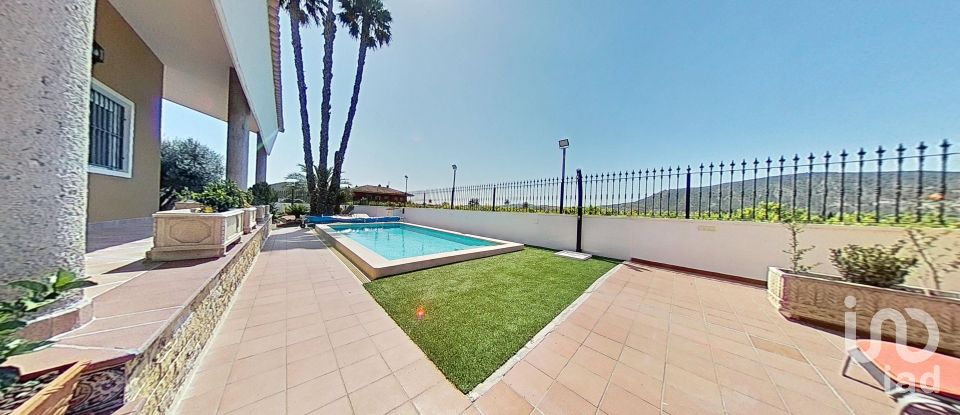 Chalet 5 habitaciones de 477 m² en Correntias Medias (03321)