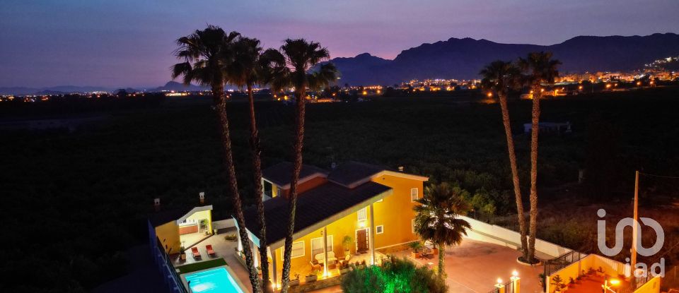 Chalet 5 habitaciones de 477 m² en Correntias Medias (03321)