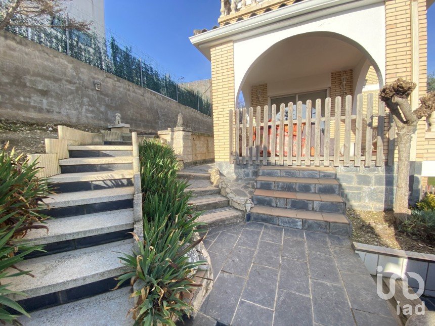 House 4 bedrooms of 210 m² in Rubí (08191)