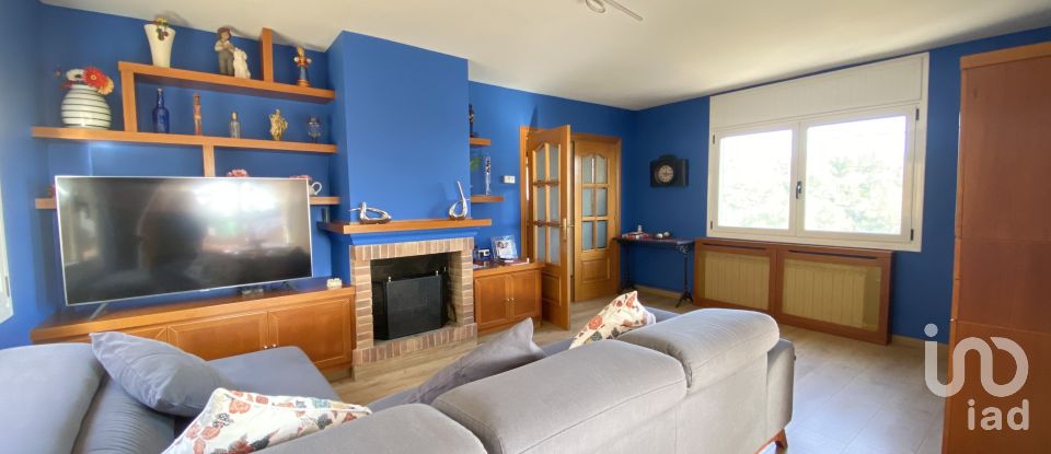 House 4 bedrooms of 210 m² in Rubí (08191)