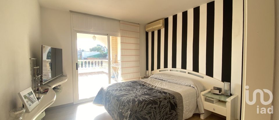 House 4 bedrooms of 210 m² in Rubí (08191)