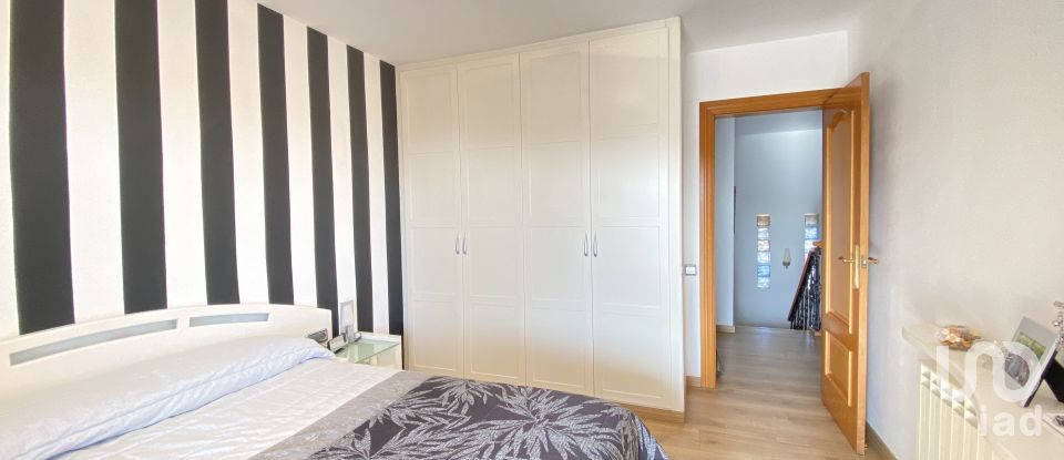 House 4 bedrooms of 210 m² in Rubí (08191)