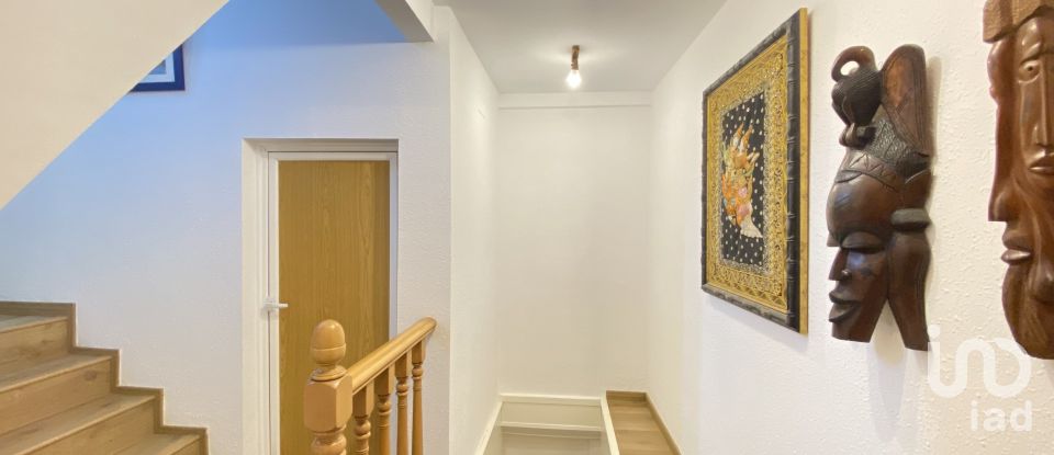 House 4 bedrooms of 210 m² in Rubí (08191)