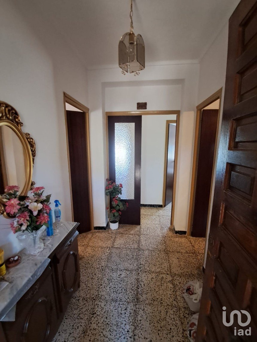 House 4 bedrooms of 140 m² in Purias (30813)