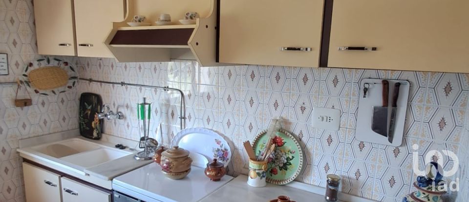 House 4 bedrooms of 140 m² in Purias (30813)