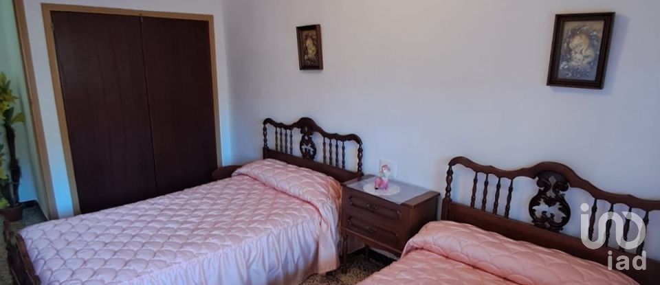 House 4 bedrooms of 140 m² in Purias (30813)