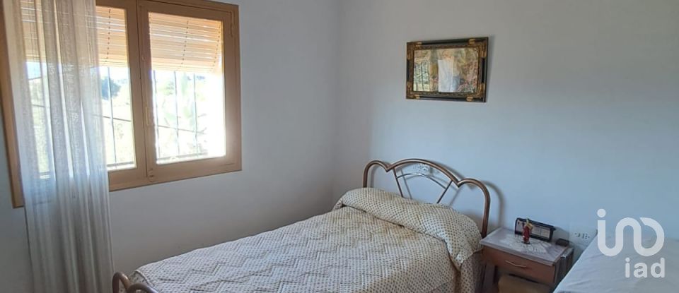 House 4 bedrooms of 140 m² in Purias (30813)