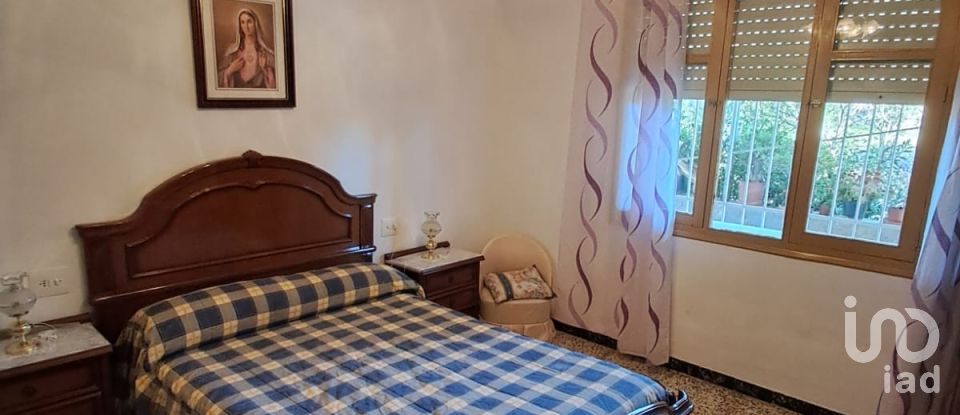 House 4 bedrooms of 140 m² in Purias (30813)