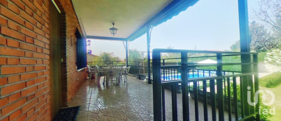 Apartment in house  6 bedrooms of 272 m² in La Cabrera (28751)