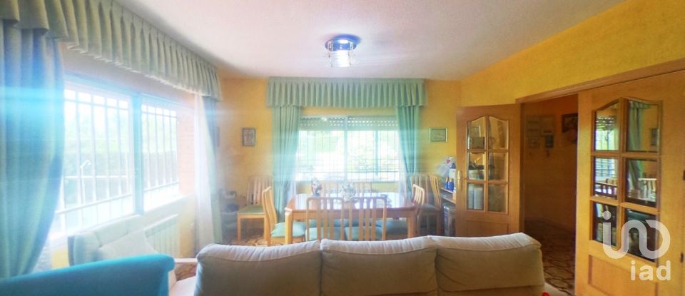 Apartment in house  6 bedrooms of 272 m² in La Cabrera (28751)