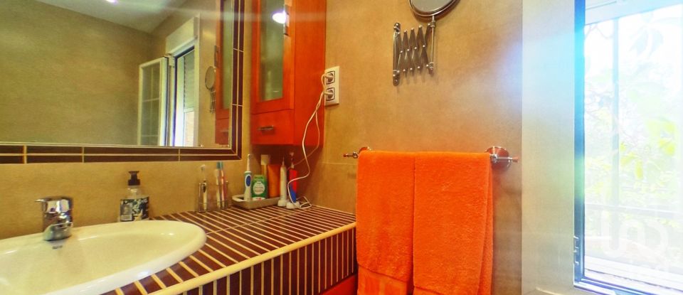 Apartment in house  6 bedrooms of 272 m² in La Cabrera (28751)