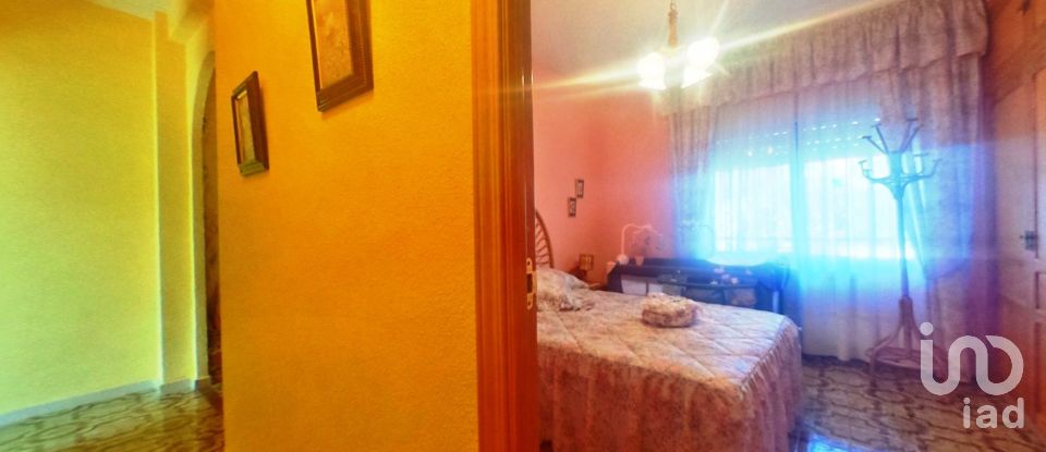 Apartment in house  6 bedrooms of 272 m² in La Cabrera (28751)