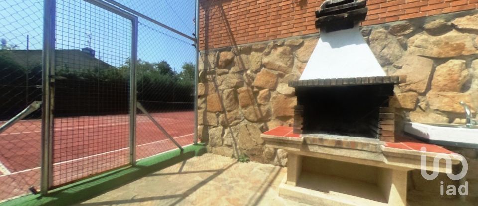 Apartment in house  6 bedrooms of 272 m² in La Cabrera (28751)