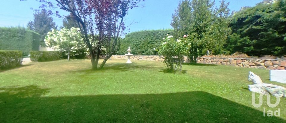 Apartment in house  6 bedrooms of 272 m² in La Cabrera (28751)