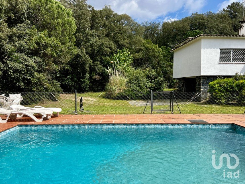 Apartment in house  4 bedrooms of 117 m² in Canyamars (08318)