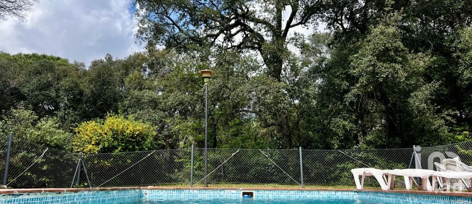 Apartment in house  4 bedrooms of 117 m² in Canyamars (08318)