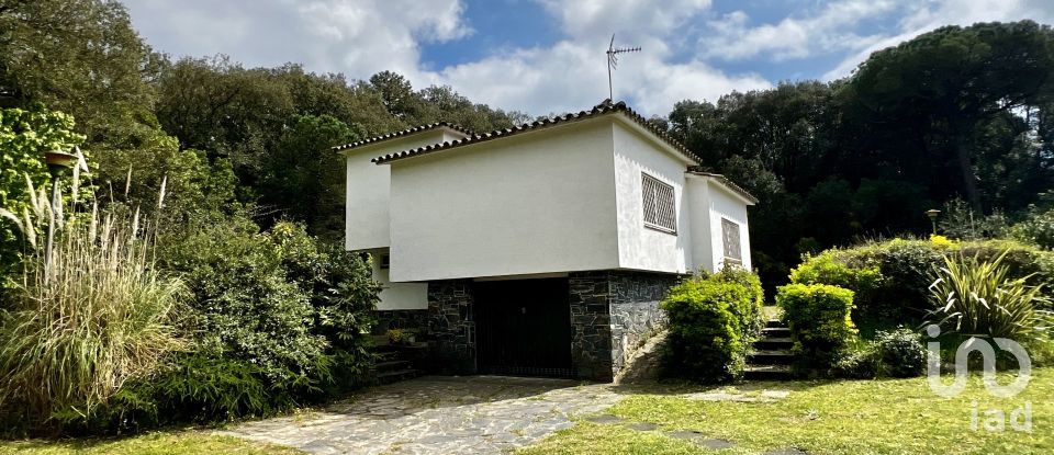 Apartment in house  4 bedrooms of 117 m² in Canyamars (08318)