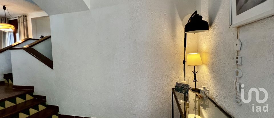 Apartment in house  4 bedrooms of 117 m² in Canyamars (08318)