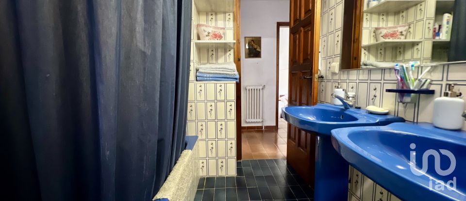 Apartment in house  4 bedrooms of 117 m² in Canyamars (08318)