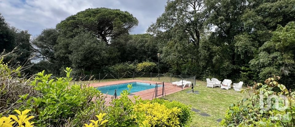 Apartment in house  4 bedrooms of 117 m² in Canyamars (08318)