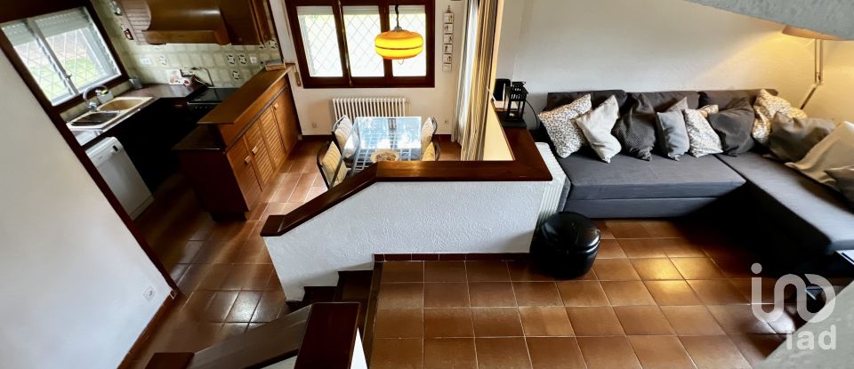 Apartment in house  4 bedrooms of 117 m² in Canyamars (08318)