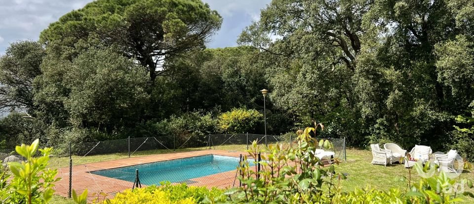 Apartment in house  4 bedrooms of 117 m² in Canyamars (08318)