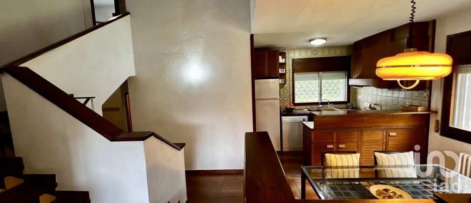 Apartment in house  4 bedrooms of 117 m² in Canyamars (08318)