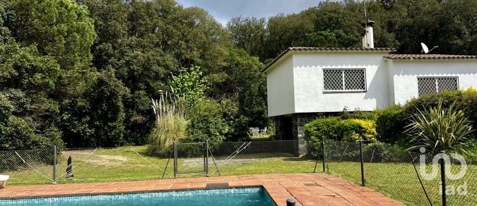 Apartment in house  4 bedrooms of 117 m² in Canyamars (08318)