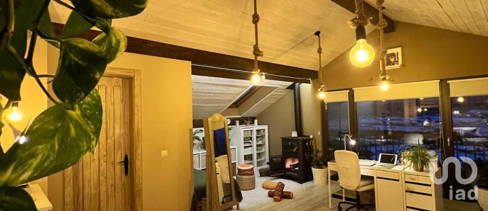 Cottage 5 bedrooms of 176 m² in Jaca (22700)