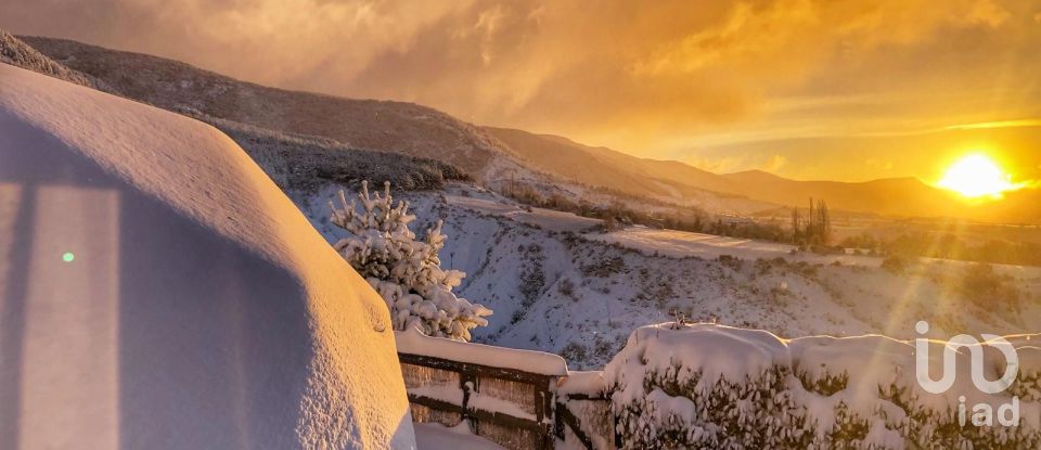 Cottage 5 bedrooms of 176 m² in Jaca (22700)