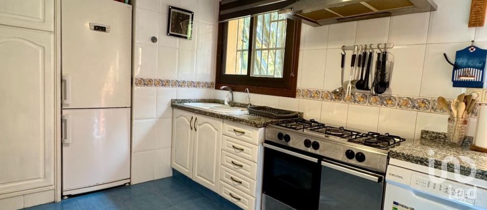 Casa 4 habitacions de 204 m² a El Campello (03560)