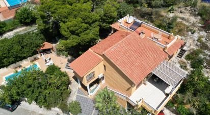 Casa 4 habitaciones de 204 m² en El Campello (03560)