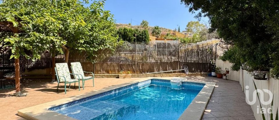 Casa 4 habitacions de 204 m² a El Campello (03560)