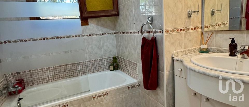 Casa 4 habitacions de 204 m² a El Campello (03560)