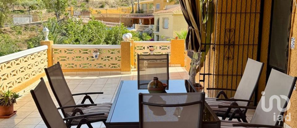 Casa 4 habitacions de 204 m² a El Campello (03560)