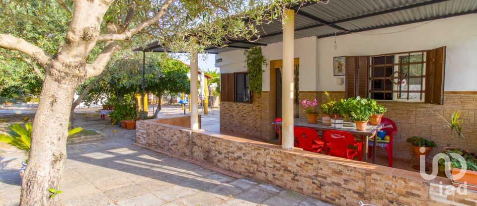 Country home 2 bedrooms of 64 m² in Bonares (21830)