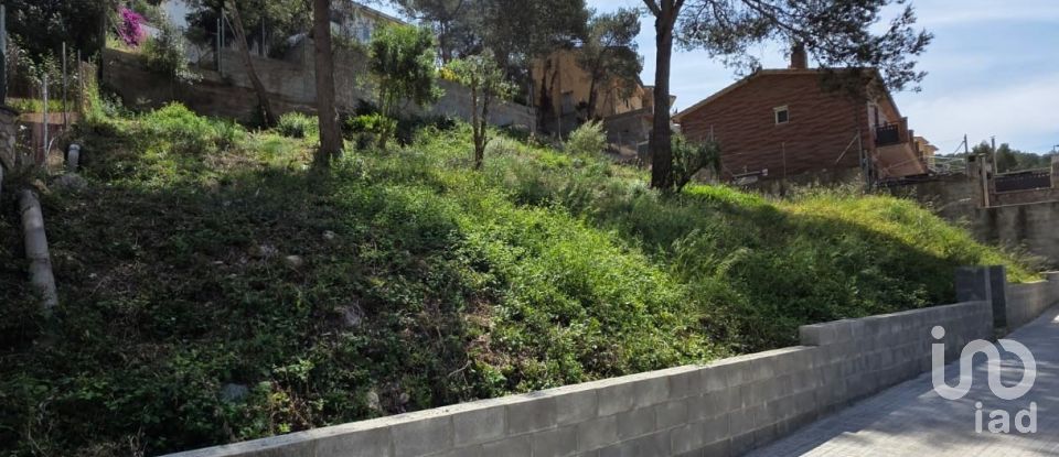 Land of 520 m² in Vallirana (08759)
