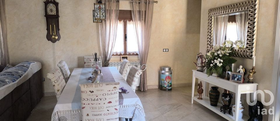 House 3 bedrooms of 148 m² in Villamarco (24345)