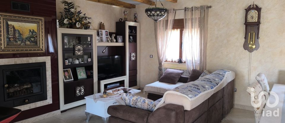 House 3 bedrooms of 148 m² in Villamarco (24345)