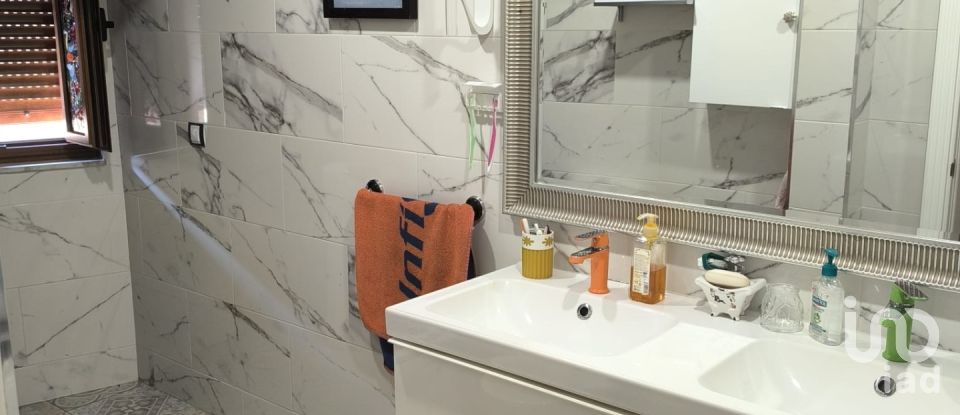 House 3 bedrooms of 148 m² in Villamarco (24345)