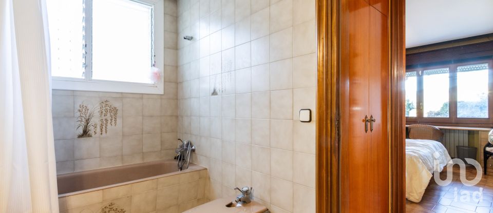 Casa 4 habitacions de 253 m² a Badalona (08916)