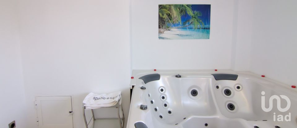 Châlet 4 chambres de 258 m² à Alzira (46600)