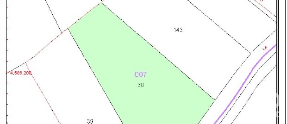 Land of 10,070 m² in Pira (43423)