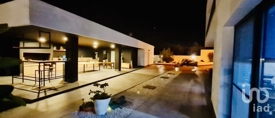 Cottage 5 bedrooms of 280 m² in Urbanización Valle del Sol (03110)