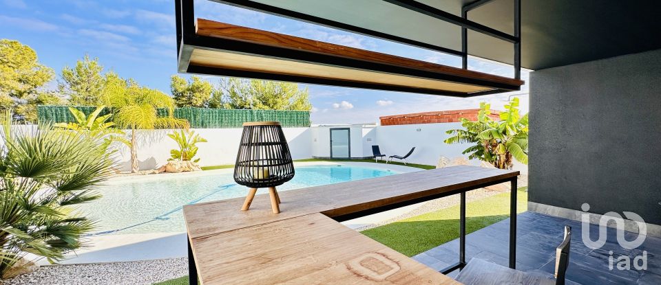 Cottage 5 bedrooms of 280 m² in Urbanización Valle del Sol (03110)